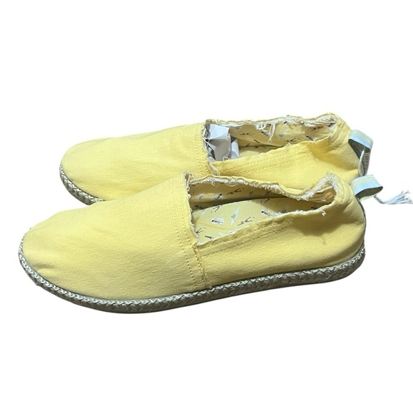 Vionic Beach NWOT Laguna yellow espadrille slip on shoes - Picture 2 of 9